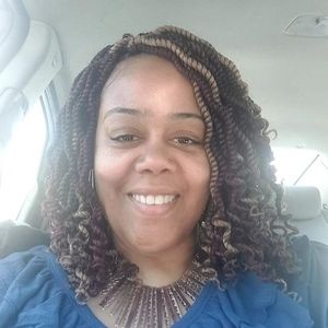 Meet your Posher, Latisha